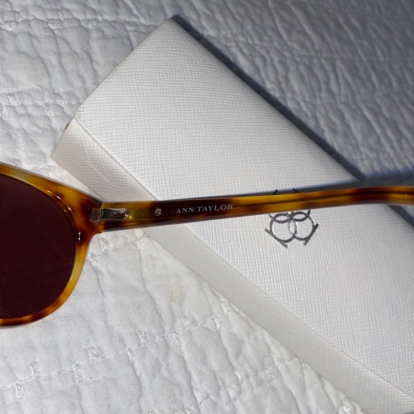 Ann Taylor “Seascape” tortoise sunglasses in EUC. - Picture 5 of 7